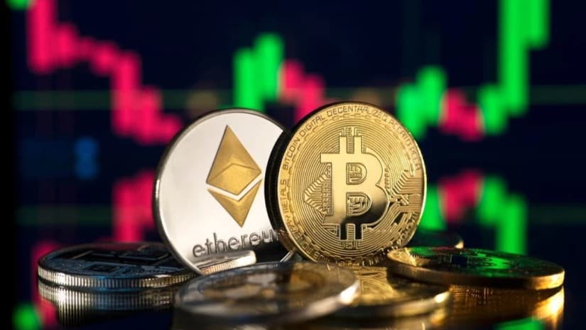 ბიტკოინის ფასი $61,000-მდე დაეცა, ეთერიუმი კი $1,700-მდე შემცირდა