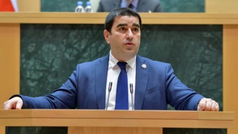 ოჯახის წევრების საჩუქრების დაჯამება და რიცხვებად წარმოდგენა მანიპულაციაა - შალვა პაპუაშვილი TI-ს კვლევაზე
