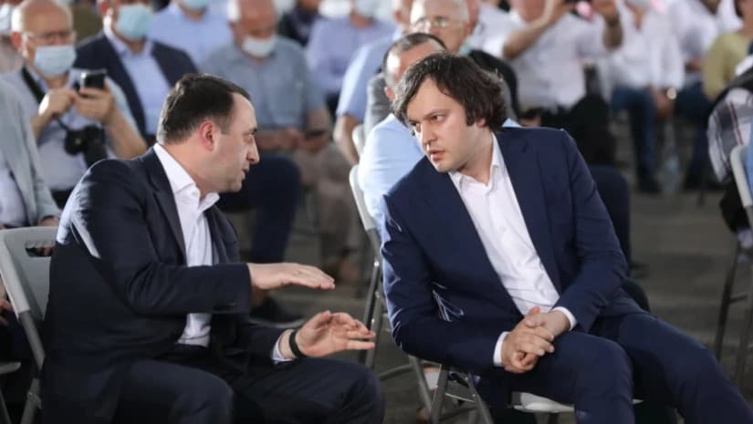 ტრაგიკული მოვლენაა, რომ ყოფილი პრემიერი კონკრეტული შავ-ბნელი გაზეთის ბლოგერის დონეზე დავიდა | კობახიძე ღარიბაშვილზე