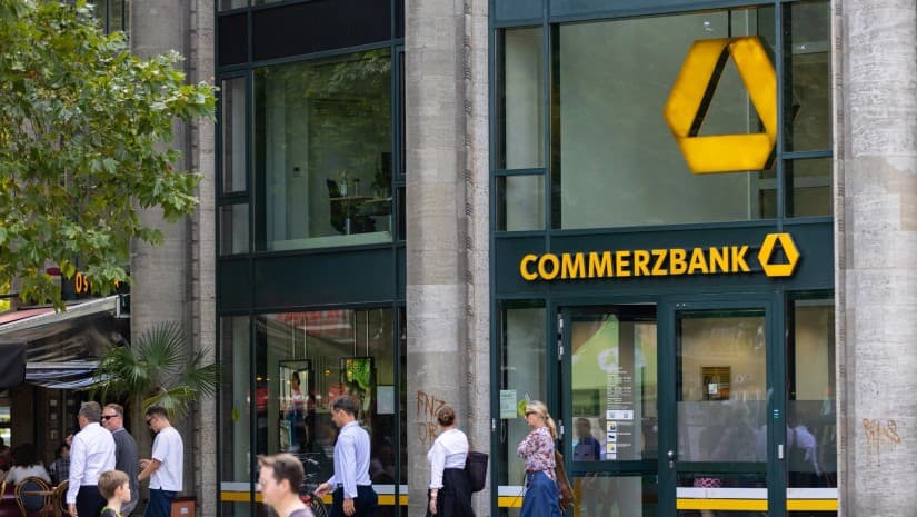 Commerzbank-მა გადაწყვიტა 3 000 თანამშრომელი გაათავისუფლოს