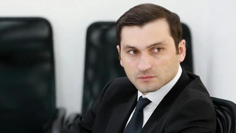 სესხი მკურნალობისთვის და მხოლოდ ერთი ქონება ბათუმში - რა წერია თორნიკე რიჟვაძის ქონებრივ დეკლარაციაში?