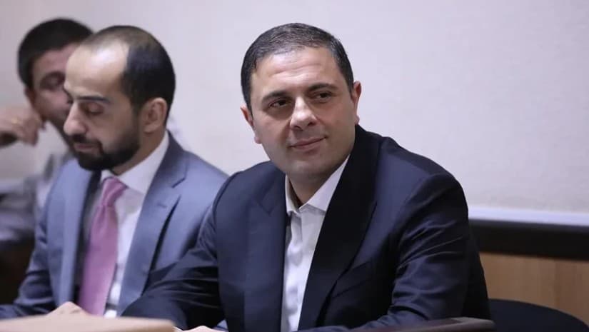 „სახელმწიფო ინტერესებიდან გამომდინარე“ - პროკურორის თქმით, ასე უხსნიდა რომეო მიქაუტაძე ბიზნესმენებს ლილუაშვილისთვის ფულის გადაცემას