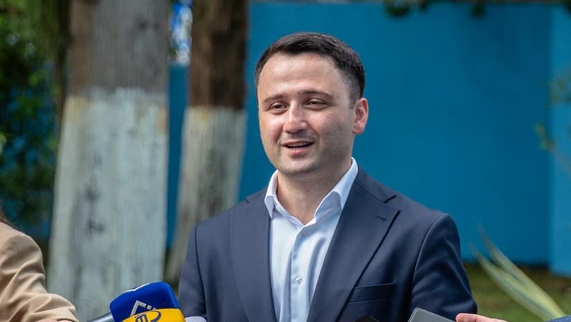 მსოფლიოს სხვადასხვა ფლოტში დაახლოებით 21 000 ქართველი მეზღვაური მუშაობს - ივანე აბაშიძე