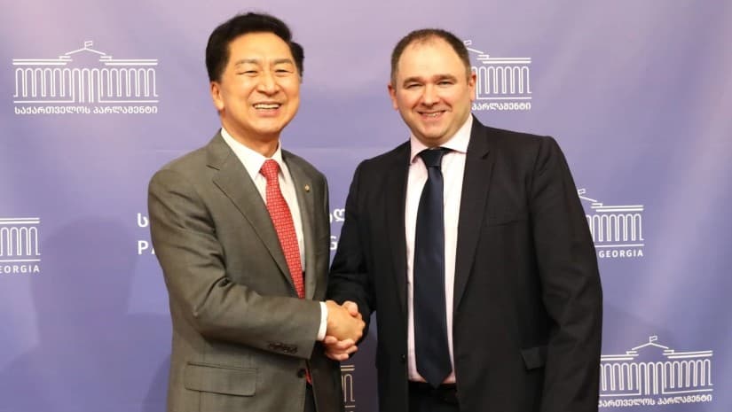 "ყურადღება გამახვილდა საქართველოს მოქალაქეებისთვის კორეაში უვიზო რეჟიმის შემოღებაზე" - სამხარაძე კორეის ეროვნული ასამბლეის დელეგაციას შეხვდა