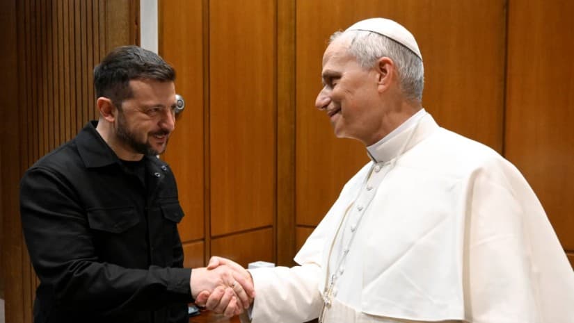 ზელენსკიმ და რომის პაპმა ოკუპირებულ ოლეშკიში ცეცხლის შეწყვეტის საკითხი განიხილეს