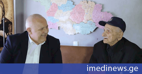 სამეგრელო-ზემო სვანეთის სახელმწიფო რწმუნებულმა დავით ვერავამ, აბაშის მერთან გიგა გაბელიასთან ერთად ფაშიზმზე გამარჯვების დღე, მეორე მსოფლიო ომის მონაწილე დავით კაჭარავას მიულოცა