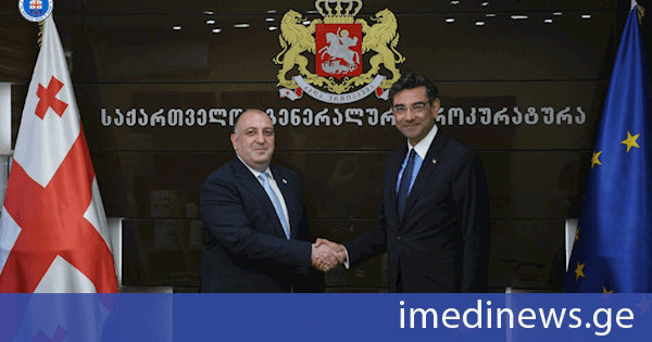 საქართველოს გენერალურმა პროკურორმა გიორგი გვარაკიძემ საქართველოში თურქეთის რესპუბლიკის საგანგებო და სრულუფლებიან ელჩთან, მუსტაფა თურქერ არისთან შეხვედრა გამართა