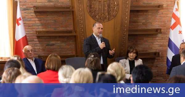 გივი მიქანაძე ქედის მუნიციპალიტეტის საჯარო სკოლების მოსწავლეების მშობლებს შეხვდა