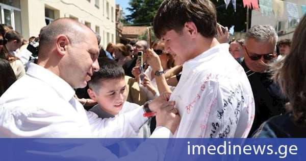 გივი მიქანაძემ ბოლო ზარის აღსანიშნავ ღონისძიებებში მიიღო მონაწილეობა