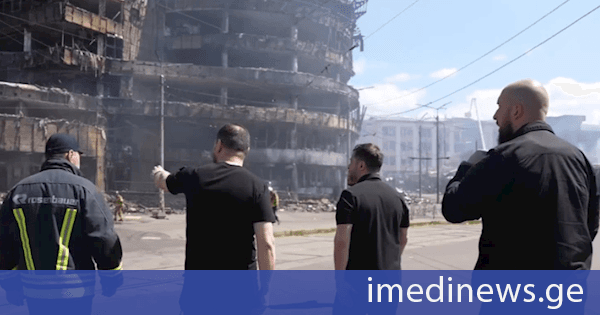 ზელენსკიმ კიევში რუსეთის იერიშის შედეგად დაშავებული ერთ-ერთ რაიონი მოინახულა