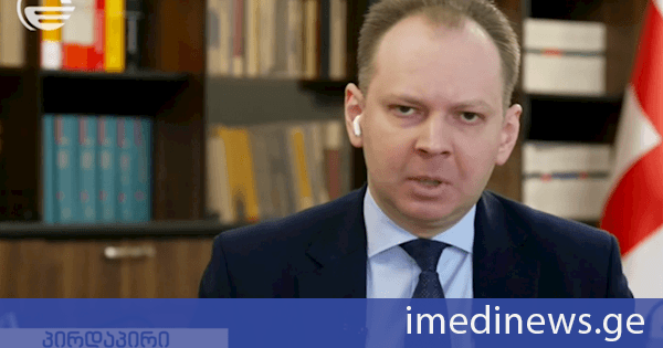 თორნიკე ჭეიშვილი: ის კურსი, რომელიც ამ უსამშობლოთა დაჯგუფებებს ამოძრავებთ, რომ თანამშრომლობა ნებისმიერ სახელმწიფოსთან თუ საერთაშორისო ორგანიზაციასთან ვასალურ დამოკიდებულებას უნდა ნიშნავდეს, ერთმნიშვნელოვნად არასწორი და მიუღებელია პირველ რიგში ჩვენი საზოგადოებისთვის