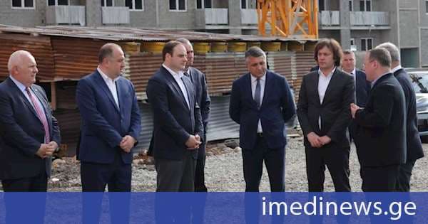 ირაკლი კობახიძე: ზუგდიდში, დაახლოებით 1 წელიწადში, 1 700 დევნილი ოჯახი მიიღებს გარემონტებულ ბინებს. ეს არის ძალიან მნიშვნელოვანი სოციალური პროექტი და ესეც არის სახელმწიფოს ზრუნვის გამოხატულება ჩვენი დევნილი თანამოქალაქეების მიმართ