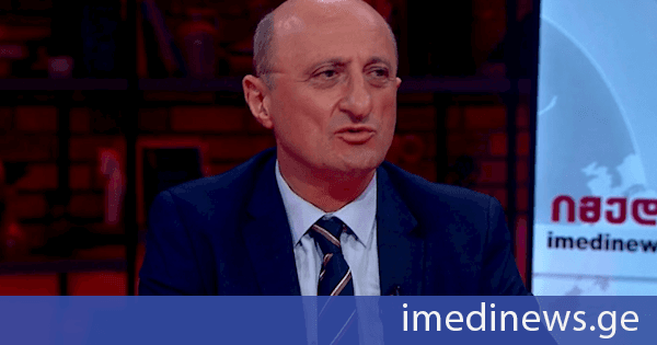 დავით ლორთქიფანიძე ოპოზიციის აქციაზე: 26 მაისს რუსთაველზე სისხლის მდინარეები დააყენეს, მერე გადარეცხეს და მეორე დღეს აღლუმი ჩაატარეს და ღირსების და ბრწყინვალების ორდენები დაარიგა მაგათმა ე.წ. მთავარსარდალმა. და იქ რომ აქციას აანონსებ?! ძალიან კარგი სიტყვაა იმერული, უტუხს ეძახიან მაგას იმერეთში