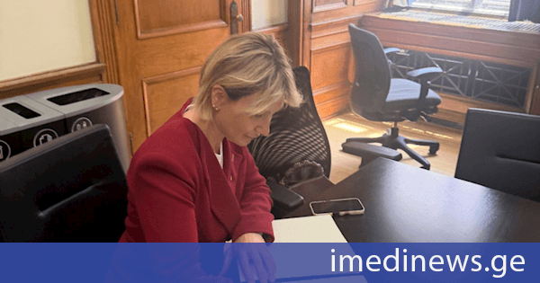საქართველოს პარლამენტის დელეგაციამ კანადის პარლამენტის ბიბლიოთეკას ქართული წიგნები გადასცა