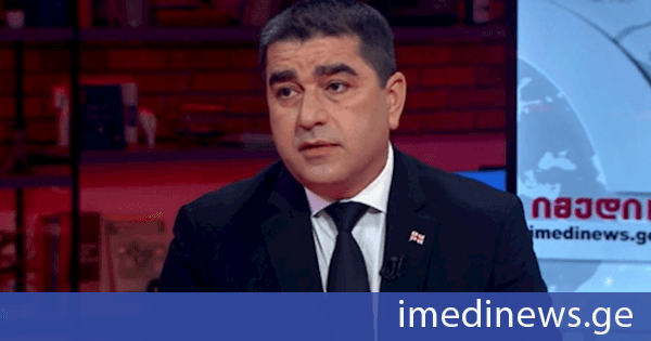 შალვა პაპუაშვილი: ზოგიერთი ამერიკელისგან გვსმენია, რომ სერიოზულად არ შევხედოთ ბატონ უილსონს და აქ ამთავრებენ ხოლმე მასზე საუბარს. ასე რომ ჩვენც ვცდილობთ ხოლმე სერიოზულად არ შევხედოთ. რა მოვთხოვოთ საქართველოსთან დაკავშირებით ადამიანს, რომელიც საბავშვო ბაღში იარაღის ლეგალიზაციას ითხოვს?