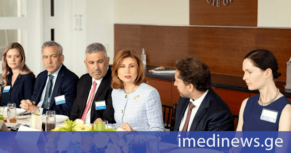 თამარ ტალიაშვილმა სახელმწიფო დეპარტამენტისა და UFC-ის შორის მემორანდუმის გაფორმებასთან დაკავშირებით გამართულ ღონისძიებაში მიიღო მონაწილეობა