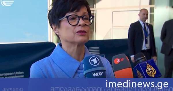 სამწლიანი მოლოდინის შემდეგ, უკრაინისა და მოლდოვისთვის მოლაპარაკების პირველ კლასტერი იხსნება. თბილისი უსაფუძვლო კრიტიკის მორიგ ტალღას იღებს. „ქრონიკის“ სიუჟეტი