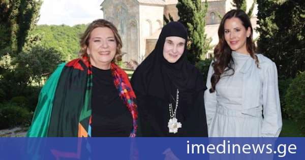 სერბეთის პრეზიდენტის, ალექსანდარ ვუჩიჩის საქართველოში ოფიციალური ვიზიტის ფარგლებში, სერბეთის პირველ ლედის, თამარა ვუჩიჩის საქართველოს პრეზიდენტის მეუღლე, თამარ ბაგრატიონი მასპინძლობს