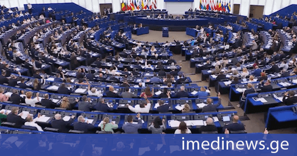 ევროპარლამენტარების შერჩევითი მიდგომა და დავალება ევროკომისიისთვის: უვიზო მიმოსვლა მხოლოდ კონკრეტული ჯგუფის წარმომადგენლებს შეუნარჩუნდეთ, ყველა დანარჩენს აეკრძალოს. „ქრონიკის“ სიუჟეტი