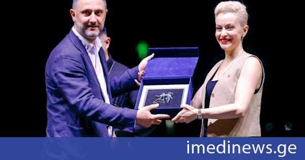 „ქართულის“ ფარგლებში რუსთავის საკრებულოს თავმჯდომარემ ქართული დიასპორის ანსამბლები ეროვნული კულტურის პოპულარიზაციაში შეტანილი წვლილისთვის სპეციალური პრიზებით დააჯილდოვა