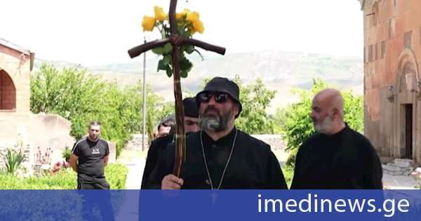 მომლოცველთა გზა, რომელიც ქრისტიანობის სახელმწიფო რელიგიად გამოცხადების 1700 წლისთავს მიეძღვნა, თხოთის მთაზე დასრულდა