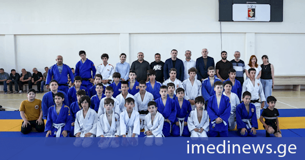 სოფელ გოროვანისა და ქალაქ დუშეთის სპორტულ კლუბებს ინვენტარი გადაეცათ