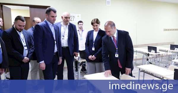 განათლების მინისტრმა საგამოცდო ცენტრი დაათვალიერა და აბიტურიენტებს წარმატებები უსურვა