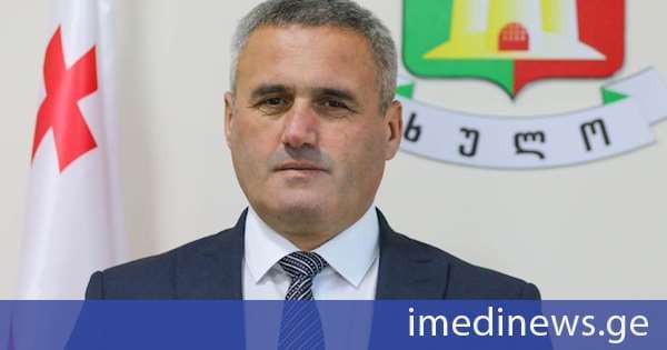 ვახტანგ ბერიძე აბიტურიენტებს: დარწმუნებული ვარ, თქვენი შრომა, მონდომება და მიზანდასახულობა სასურველ შედეგს მოგიტანთ. სწორედ განათლებული და წარმატებული ახალგაზრდები წარმოადგენენ ჩვენი ქვეყნის განვითარების საფუძველს