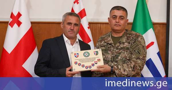 ხულოს მუნიციპალიტეტის მერმა ვახტანგ ბერიძემ შესაბამისი უწყებების წარმომადგენლებთან შეხვედრაზე სარეზერვო სამსახურის საკითხები განიხილა