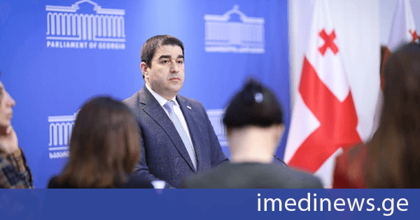 შალვა პაპუაშვილი: ამას მიაღწიეს, რომ ლანძღვა-გინება და უხამსობა ევროპულობასთან არის გაიგივებული. მაგრამ ვფიქრობ, ის ადამიანები, ვინც აყოლილი იყო ამ ყალბ პოლიტიკურ კულტურას, დაფიქრდებიან და დაუბრუნდებიან ქართულ კულტურას, იმიტომ რომ სწორედ ეს არის ევროპული კულტურის ბაზისი