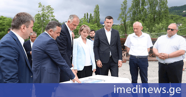 ზურაბ პატარაძე ხელვაჩაურში სოციალური სახლის მშენებლობის პროცესს გაეცნო