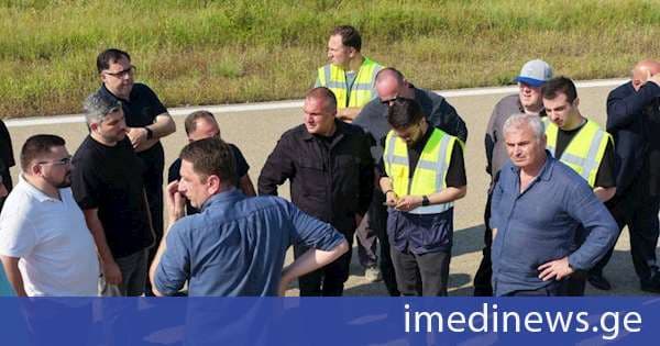 რევაზ სოხაძე, ხელისუფლების სხვა პირებთან ერთად, თელავის აეროპორტის ტერიტორიაზეც იმყოფებოდა, სადაც სტიქიის შედეგად აეროპორტის ასაფრენი ბილიკი და მიმდებარე ტერიტორიაა დაზიანებული