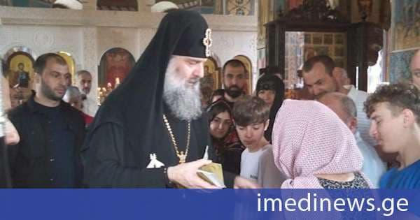 პატრიარქი შიო მესამე სოფელ თეკლათის ყოვლადწმინდა ღვთისმშობლის შობის სახელობის დედათა მონასტერში იმყოფებოდა, სადაც წირვას დაესწრო