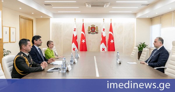 ირაკლი ჩიქოვანი თურქეთის რესპუბლიკის ელჩსა და სამხედრო ატაშეს შეხვდა