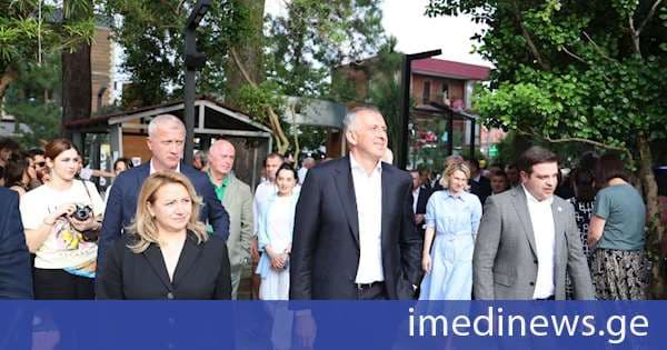 აჭარის მთავრობის თავმჯდომარე ქობულეთის „ზაფხულის ფესტივალს“ აღმასრულებელი და საკანონმდებლო სტრუქტურების წარმომადგენლებთან ერთად დაესწრო