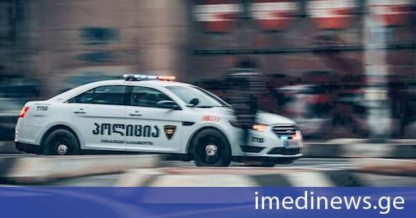 შინაგან საქმეთა სამინისტრომ დააკავა ოპოზიციის აქტივისტი თორნიკე თოშხუა, რომელსაც საჯარო სივრცეში ხელში შეურაცხმყოფელი ბანერი ეჭირა