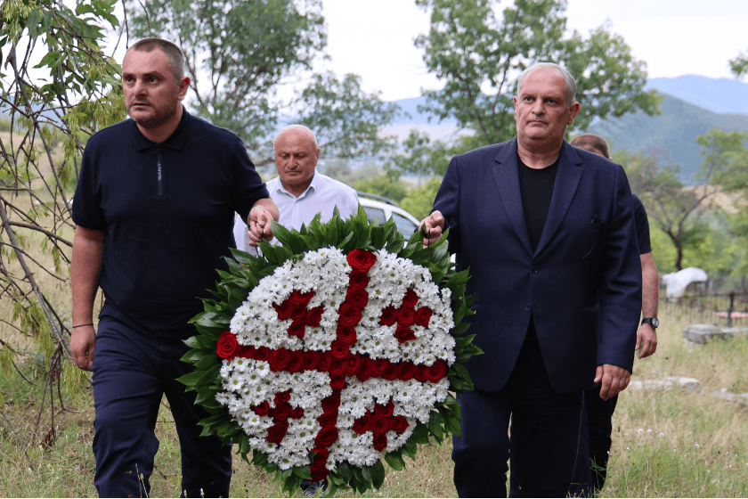 ბოლნისის მერიის და საკრებულოს ხელმძღვანელმა პირებმა გუდაურთან ტრაგიკულად დაღუპული ბოლნისელი გმირის ხსოვნას პატივი მიაგეს