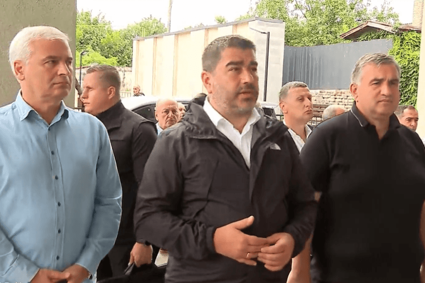 პირდაპირი დიალოგი ხალხთან - პარლამენტის თავმჯდომარემ კახეთში, კერძოდ, პანკისის ხეობაში, მოსახლეობისგან არსებული პრობლემები მოისმინა. ოფიციალური შეხვედრების შემდეგ, შალვა პაპუაშვილმა ადგილობრივებთან ერთად ტრადიციული სახალხო დღესასწაული აღნიშნა. „ქრონიკის“ სიუჟეტი