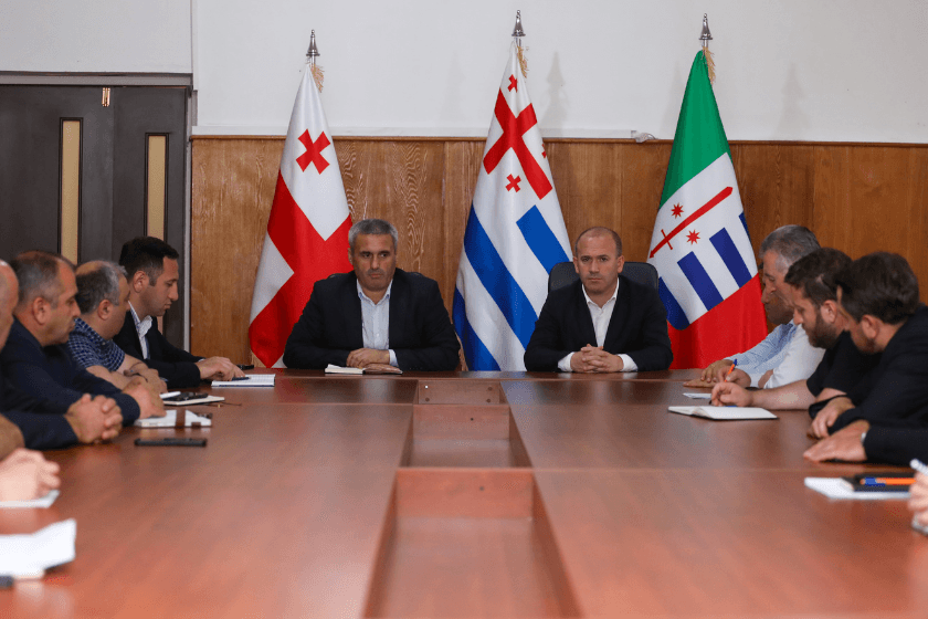 ბეშუმში 2 აგვისტოს დაგეგმილ სახალხო დღესასწაულ „შუამთობასთან“ დაკავშირებული საორგანიზაციო საკითებთან დაკავშირებით, ხულოს მუნიციპალიტეტის მერმა სამუშაო თათბირი გამართა