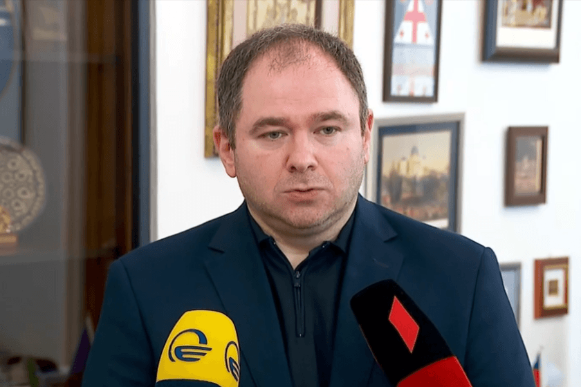 ნიკოლოზ სამხარაძე: მივესალმებით ნაურუს ხელისუფლების გადაწყვეტილებას აფხაზეთთან და ე.წ. სამხრეთ ოსეთთან ე.წ. დიპლომატიური ურთიერთობების გაუქმების შესახებ. ვიმედოვნებ, რომ ნაურუს მაგალითს მალე მიყვებიან სირია და ვენესუელა