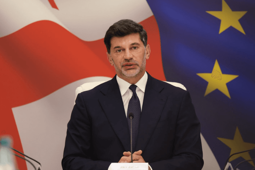 კახა კალაძე რობერტ სტურუას: დიდია თქვენი წვლილი თანამედროვე ქართული თეატრის განვითარებაში. თქვენმა შემოქმედებამ, რომელმაც შექმნა თეატრალური ეპოქა, მთელს მსოფლიოს გააცნო ქართული თეატრი