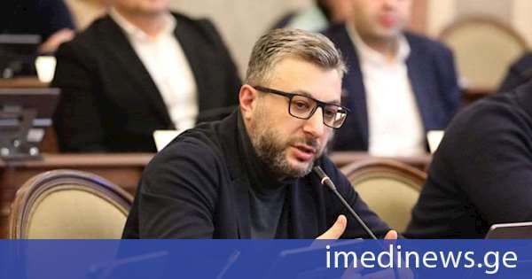 გურამ ნიკოლაშვილი: ლიბერალური ფაშიზმის მორიგი მკაფიო ნიმუში პოლიტიკური რეციდივიზმისკენ მიდრეკილი ელენე ხოშტარიასგან მივიღეთ - შემთხვევითი არ არის, რომ საზოგადოების ეთნიკური და პოლიტიკური ნიშნით პროვოცირების კამპანიებს სწორედ ხოშტარია უდგას ხოლმე სათავეში, რომელიც ამავე დროს სწორედ ოკუპანტი ქვეყნის უწყვეტი დაფინანსებით საზრდოობს