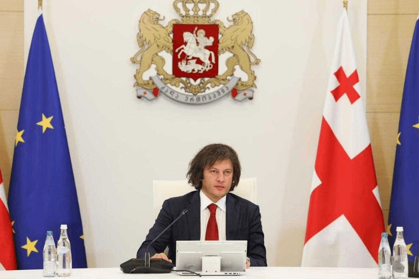 ირაკლი კობახიძე: გუდაურში იგეგმება მნიშვნელოვანი პროექტების განხორციელება, მათ შორის შედის სასრიალო ტრასების ხელოვნური გათოვლიანების სისტემით აღჭურვა, შესაბამისი ტრასების ჯამური სიგრძე შეადგენს 7500 მეტრს, ასევე, სნოუპარკის არეალში დაგეგმილია ორი ახალი ბიგელის ტიპის საბაგიროს მონტაჟი
