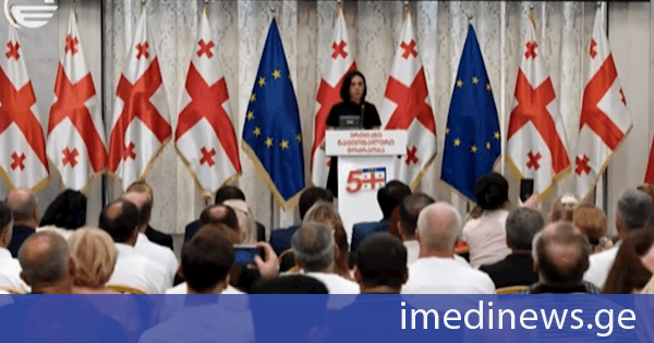 „ნაციონალური მოძრაობის ყრილობა მიმდინარეობს. ყრილობაზე მიხეილ სააკაშვილის აუდიო და წერილობითი მიმართვები მოისმინეს