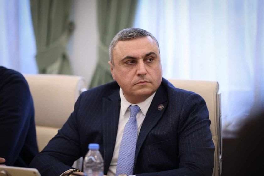 დავით მათიკაშვილი „ნაცმოძრაობაზე“: საკუთარი ღალატის გადასაფარად, ისინი ცდილობენ წარმოაჩინონ, რომ თითქოს 7 აგვისტოს მოხდა საქართველოში ინტერვენცია და არა 8 აგვისტოს. ეს იმ დოკუმენტის ფონზე, როდესაც სააკაშვილი თვითონ აწერდა ხელს 8 აგვისტოს ოკუპანტის თავდასხმის შესახებ