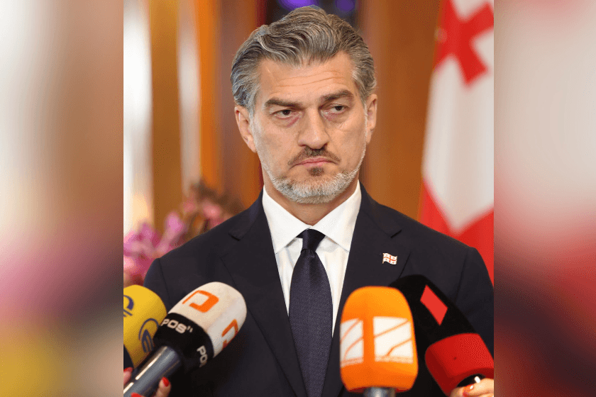 მიხეილ ყაველაშვილი სააკაშვილზე: აი, ის ვაჟბატონი, ხან ოდისევსი როა, ხან ნელსონ მანდელა, ხან ილია ჭავჭავაძე და ხან დავით აღმაშენებელი, სინამდვილეში ჩვენმა საზოგადოებამ ყველაზე კარგად იცის, ერთი საცოდავი, მხდალი პიროვნებაა