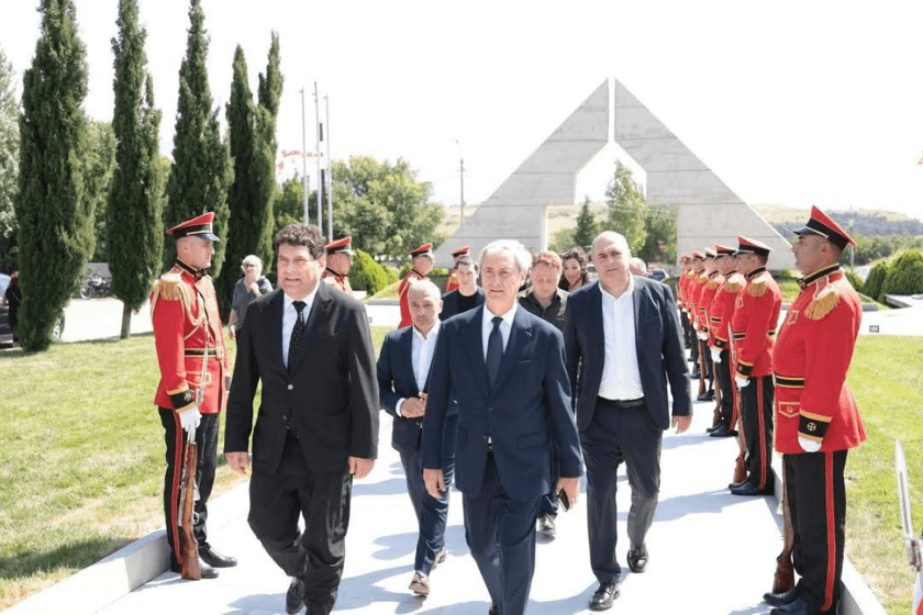 ბექა დავითულიანი: ამ ომმა დაგვიტოვა ბევრი გმირის სახელი და დაგვაკისრა პასუხისმგებლობა, რომ ერთი ნაბიჯით არ დავიხიოთ უკან ჩვენი ქვეყნის ინტერესებზე ზრუნვისას და მშვიდობით შევძლოთ საქართველოს გაერთიანება