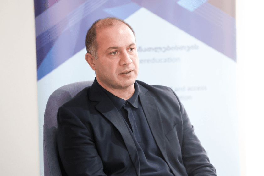 გივი მიქანაძე: პირველკლასელთა სასკოლო ფორმის შეძენა 2026 წლის პირველი სექტემბრიდან იქნება შესაძლებელი. იმისათვის, რომ ფორმა ყველა ოჯახისთვის მარტივად ხელმისაწვდომი იყოს, რეალიზაციის პუნქტები გაიხსნება საქართველოს ყველა მუნიციპალიტეტში