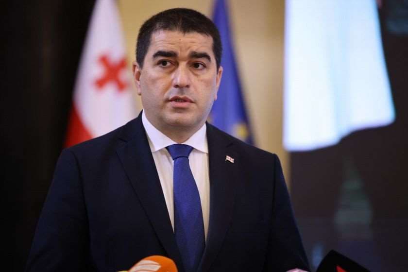 შალვა პაპუაშვილი: ქართველი ჯარისკაცები თავდადებით იბრძოდნენ. მარცხი მათი არ ყოფილა. ეს იყო პოლიტიკური ხელმძღვანელობის მარცხი - ხელისუფლების, რომელმაც ქვეყანა ომში შეიყვანა, ვერ მართა ომი და ვერც მისი დასრულებისას დაიცვა ქვეყნის ინტერესები