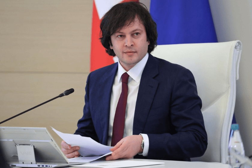 ირაკლი კობახიძე: პლაჟზე გადის ვიღაც ორი უცხოელი აგენტი, პარტიული აქტივისტი და მერე პარტიული ტელევიზია ამას წარმოაჩენს ისე, თითქოს ქართულ საზოგადოებას აქვს პროტესტი რუსი ტურისტების მიმართ, საზოგადოება არაფერ შუაშია, ქართული საზოგადოებისთვის და კულტურისთვის რუსოფობია უცხო მოვლენაა